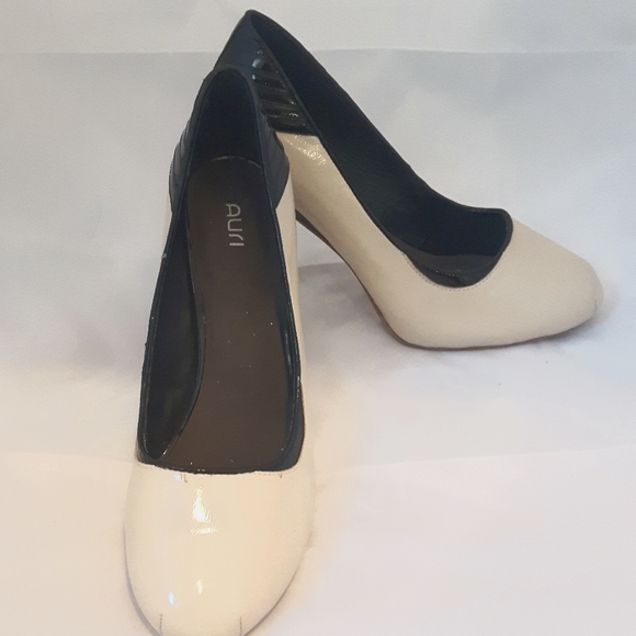 Auri Italian Leather Size 41 Nude Black Patent Leather Heels - Picture 2 of 8